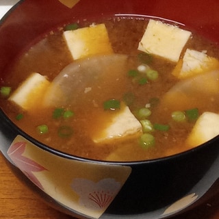 湯葉と大根のお味噌汁